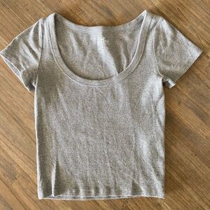Hollister Women's Light Gray Crop Top